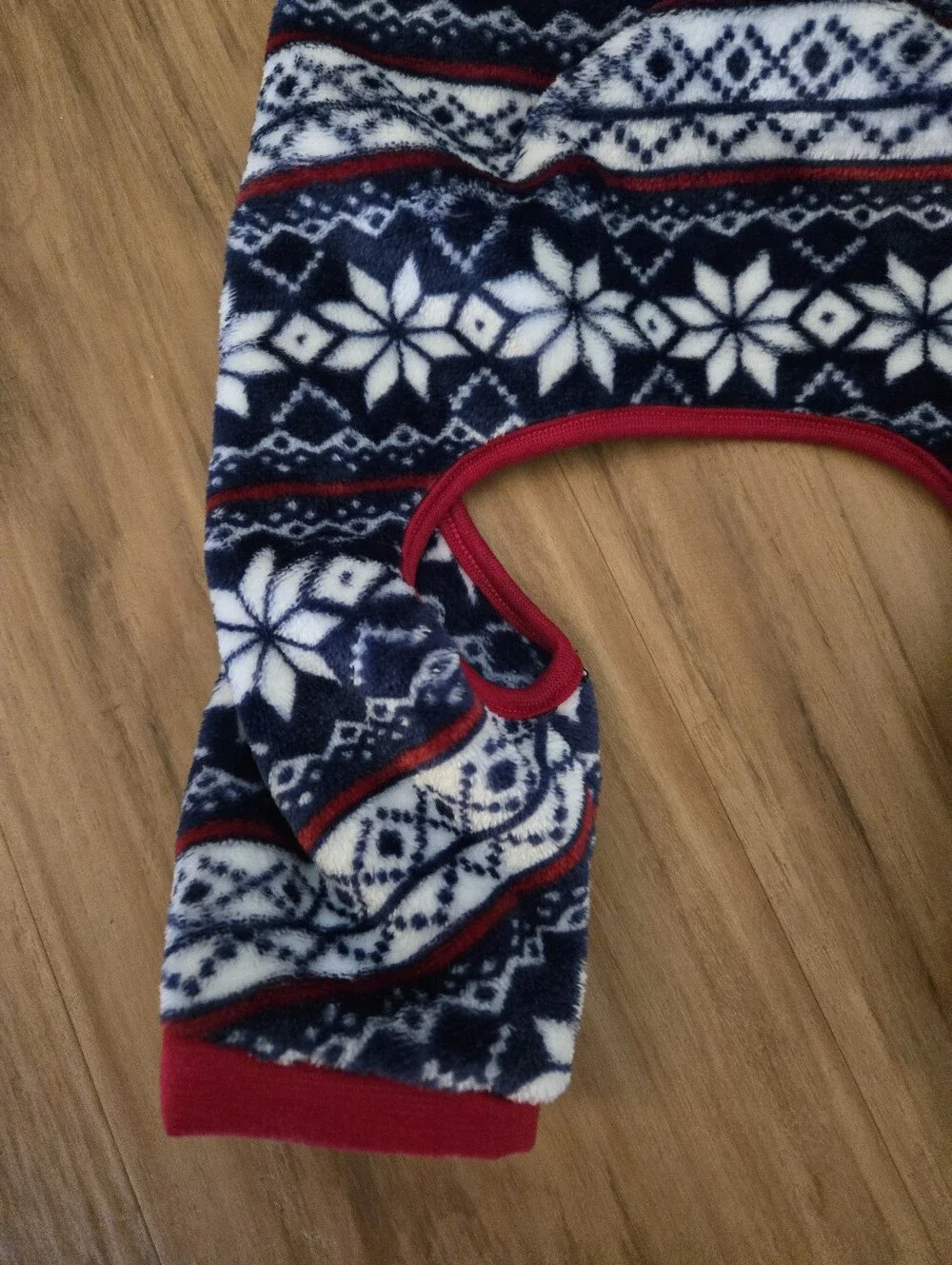 4/$15 LuvGear NWT Cozy Fair Isle Dog Pajamas L Navy Red Snowflake Fleece